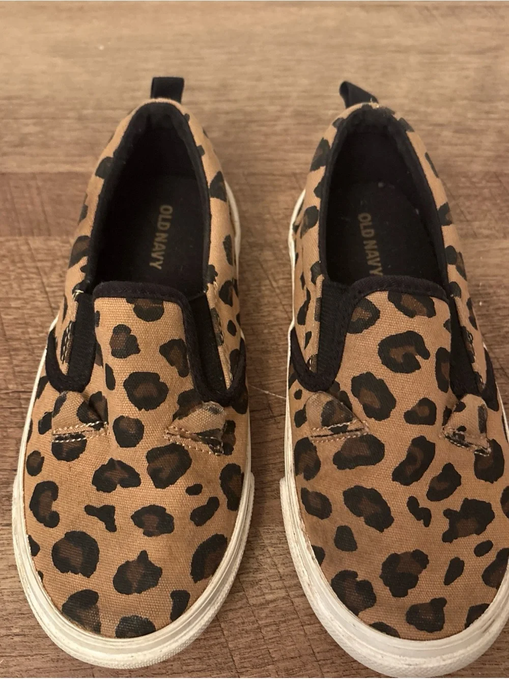Old Navy | leopard slip on shoes 👠